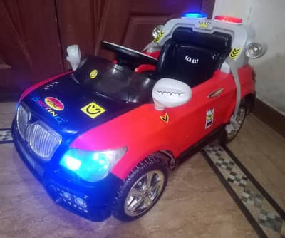 Kids battery operated Car with Remotecontrol All ok working condition
