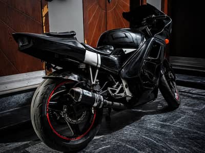 Honda cbr 250 inline 4 cylinder extreme sound