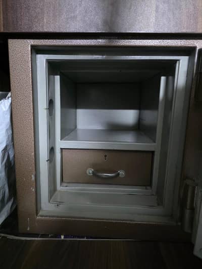 locker sale