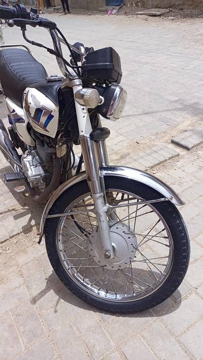 Honda 125 2018 model Karachi number sealed engine completed documents