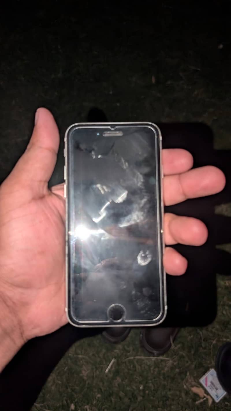 Apple iPhone SE 0