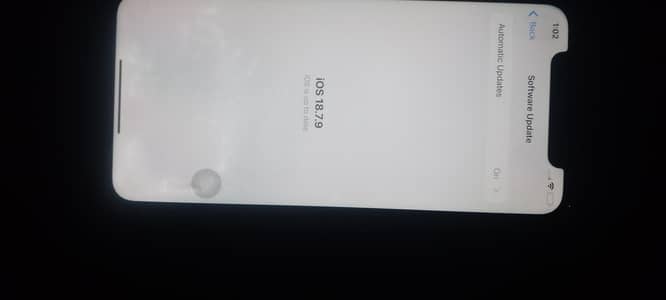 Apple iPhone XR   battery service par he Baki koi fald nahi he