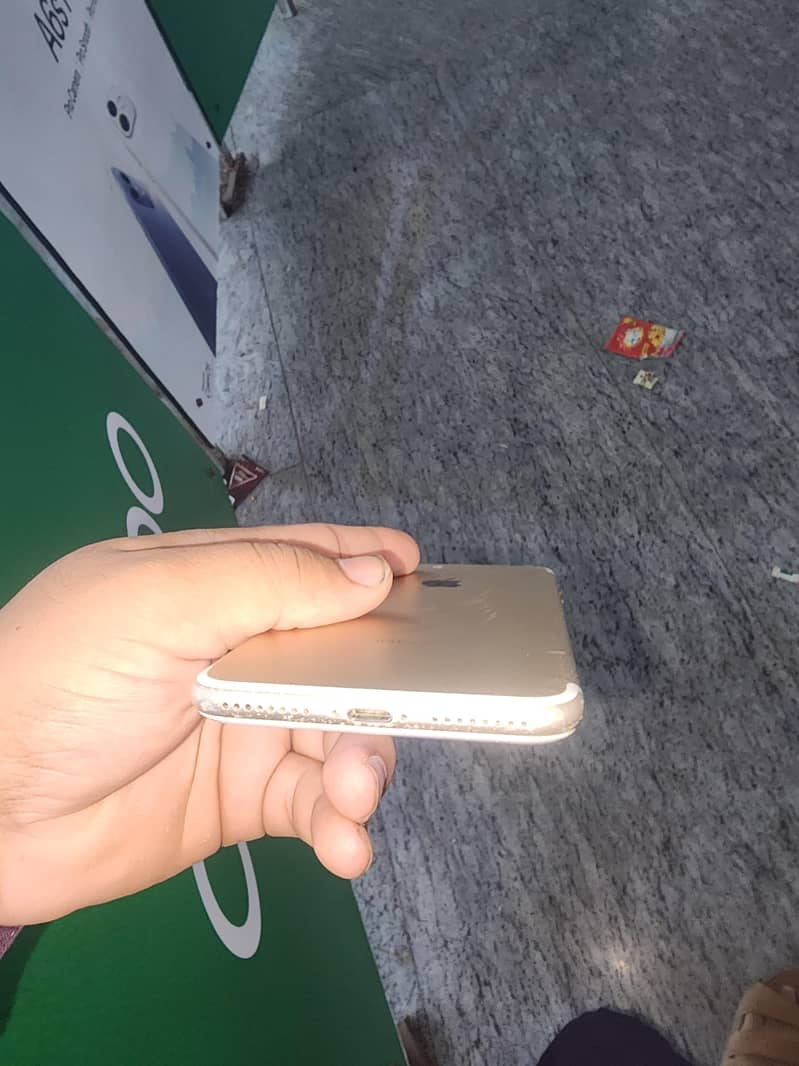 Apple iPhone 7 Plus 1