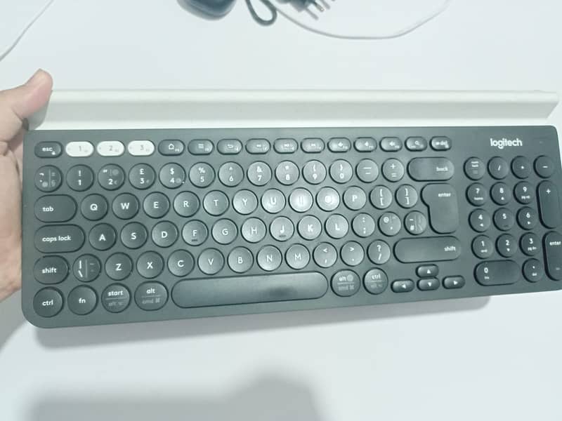 Logitech K780 Multi-Device Wireless Keyboard 4