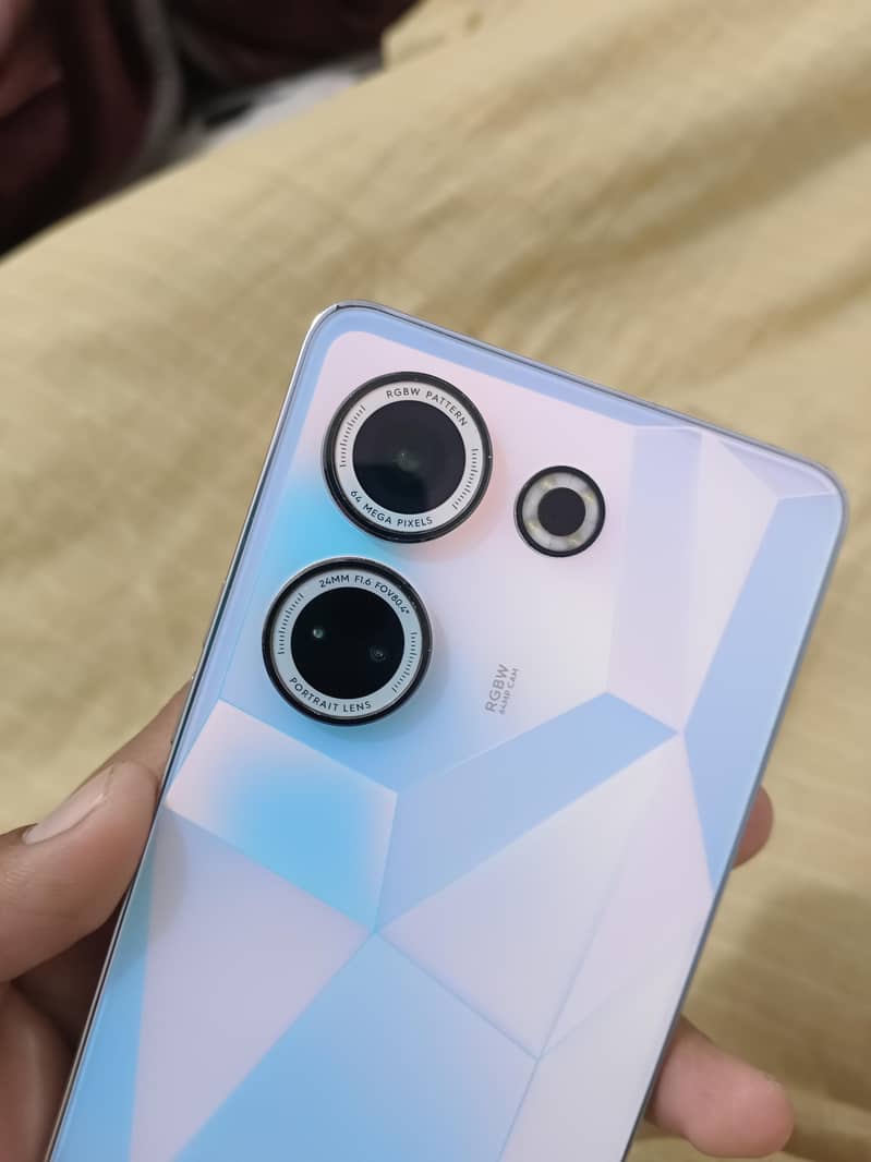 Tecno CAMON 20 1