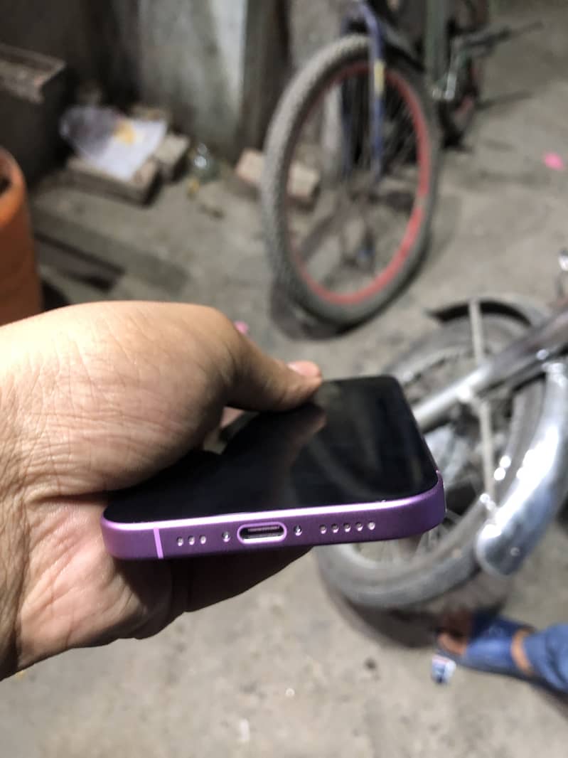 Apple iPhone 16 1