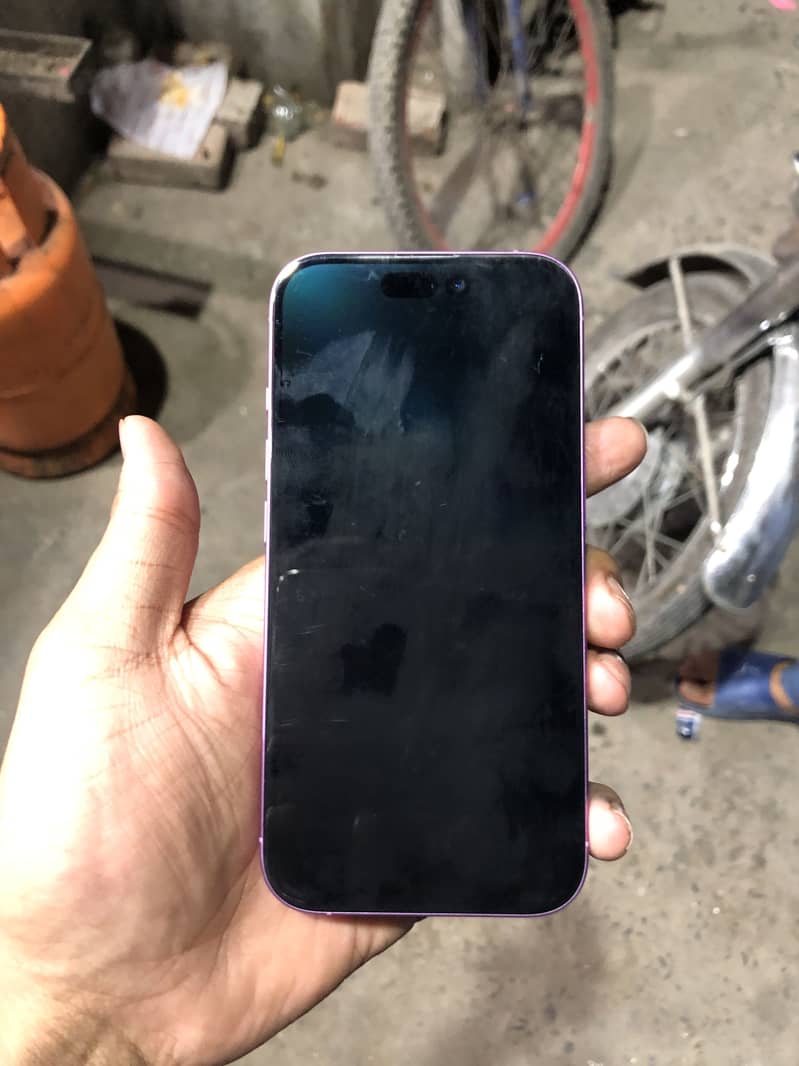 Apple iPhone 16 3