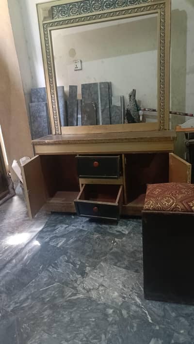 dressing table