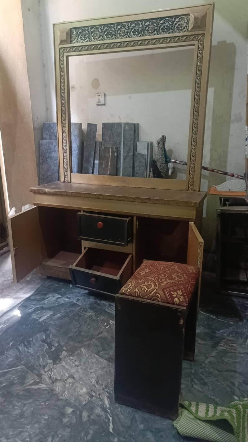 dressing table 1