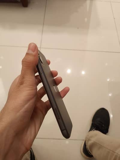 Apple iPhone 11 Jv 64 Gb with box battery health 85 all okey waterpack