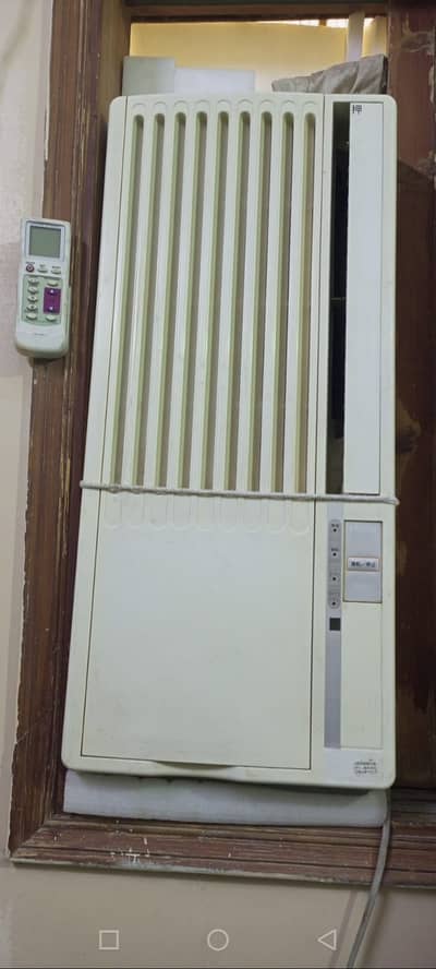 Sale window ac used like new in working condition