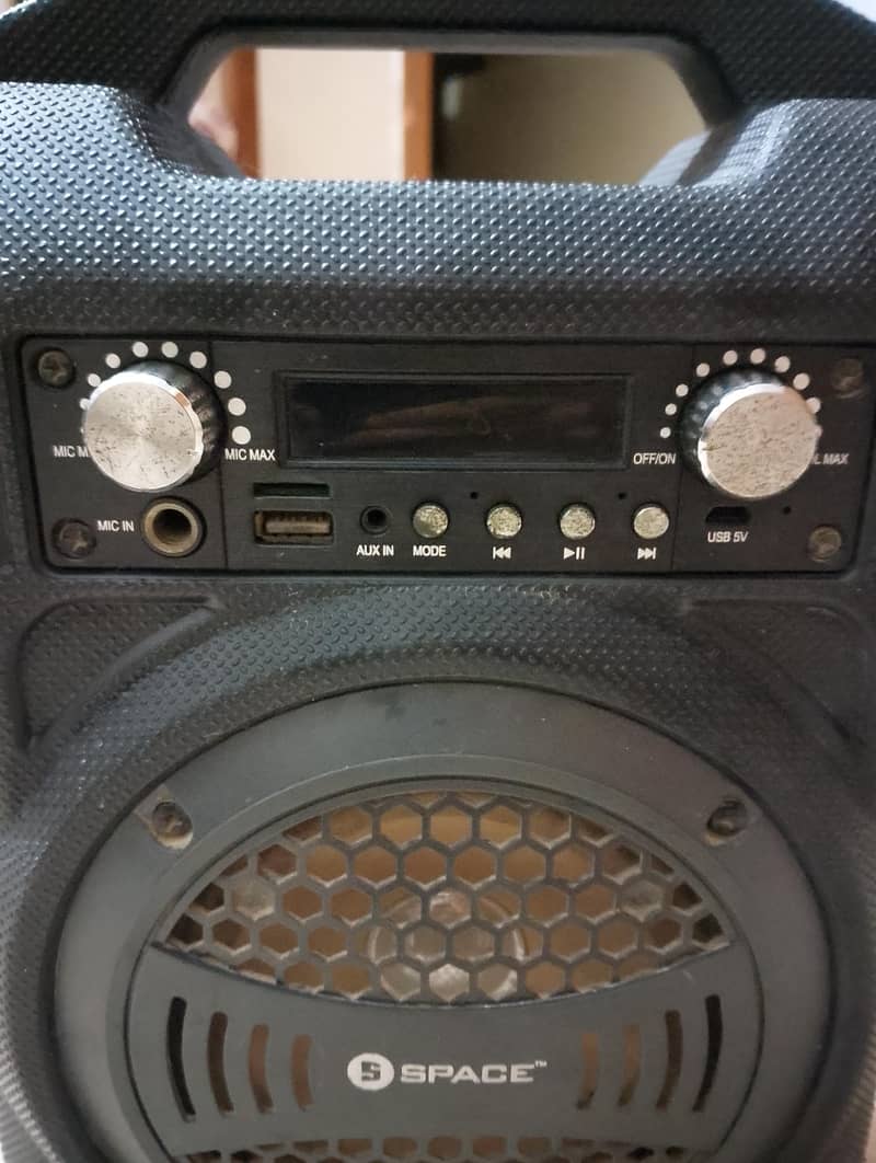 space Bluetooth speaker 1