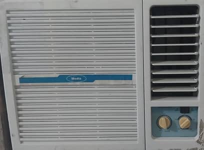 Midea AC blkl saaf condition m for sale