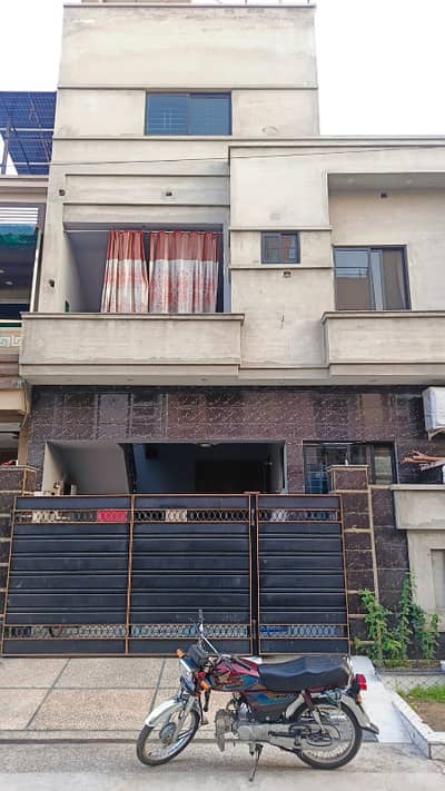 PRIME LOCATED 5 MARLA HOUSE FOR SALE