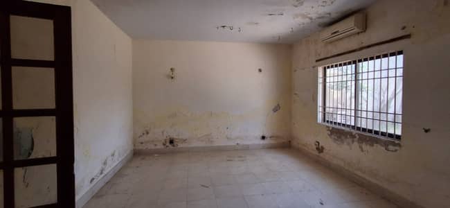 Demolish Condition Bungalow Available For Sale DHA Phase 4
