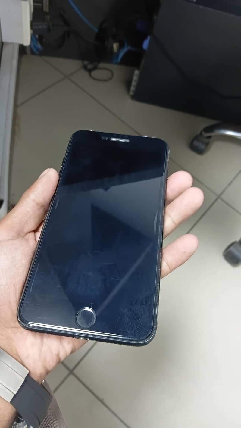 Apple iPhone 7 Plus 4