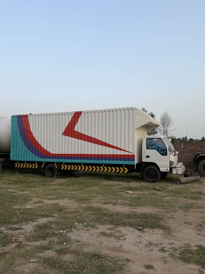 Yh jac gari hy sirf cabin isuzu NKr hy