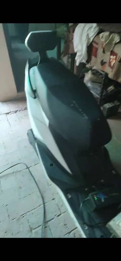 Electric scooty YJ Future