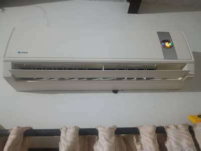 gree 1 ton AC non inverter