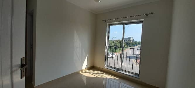 Beautiful 5 Marla House Available For Rent