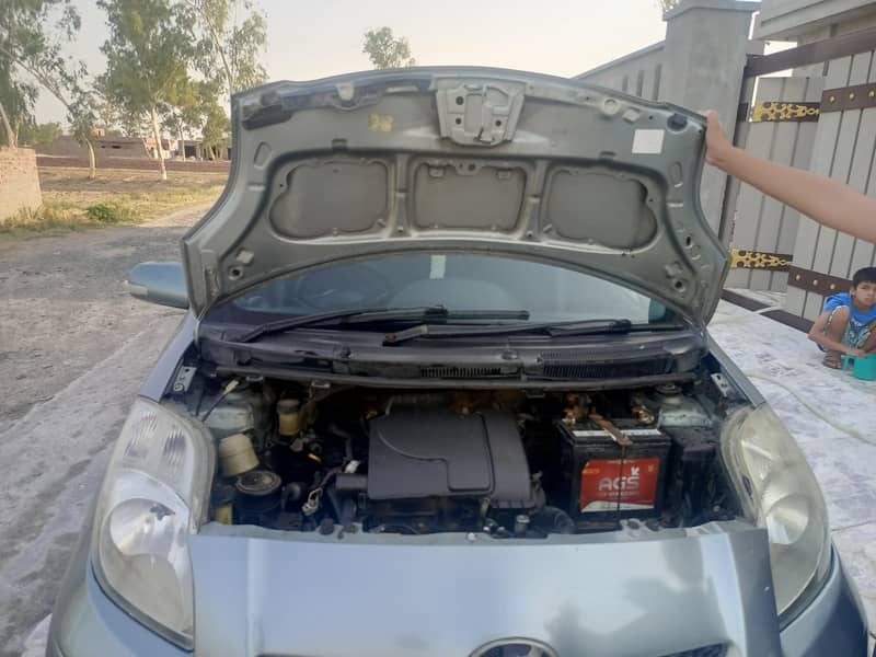 vitz 2008/13 16