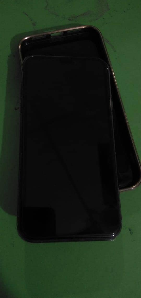 Apple iPhone 11 0