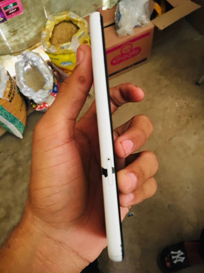 Google Pixel 4a 5