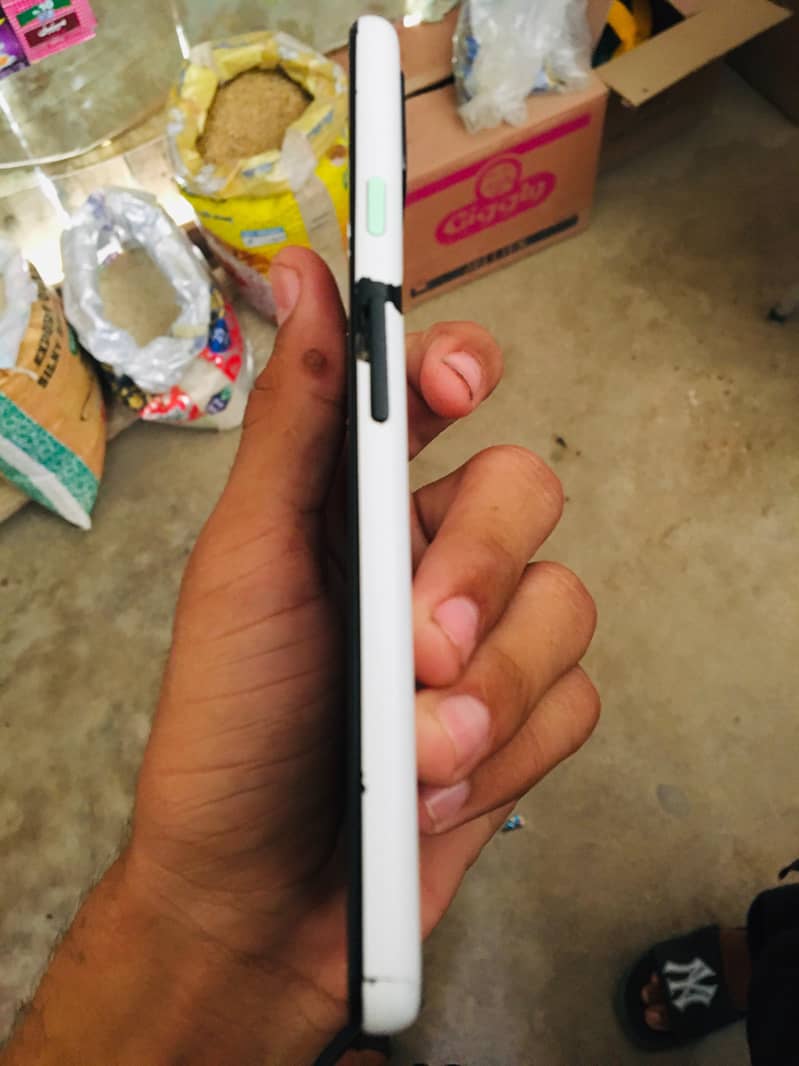 Google Pixel 4a 6