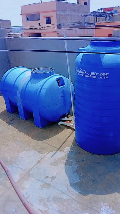 2 water tanke 800 L for sale