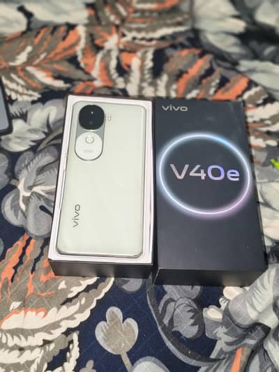 Vivo V40e 8/256gb with box and charger