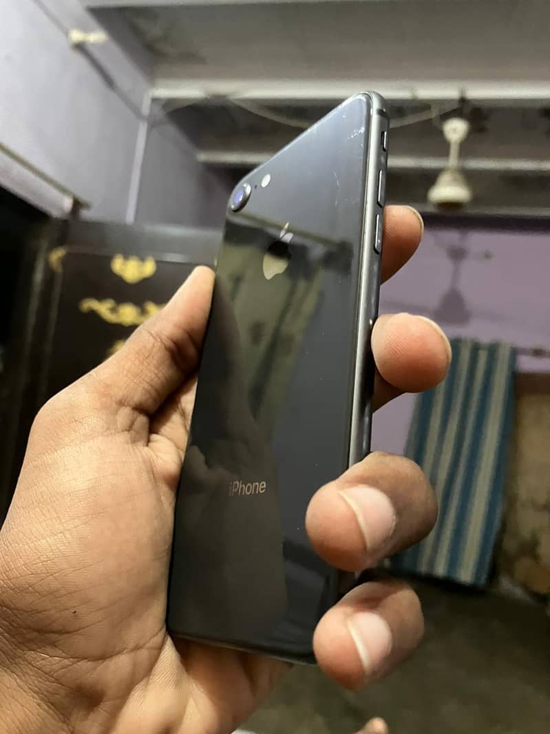 Apple iPhone 8 2