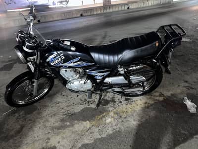 Suzuki gs150 2015