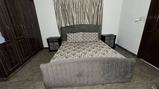 Complete bed set