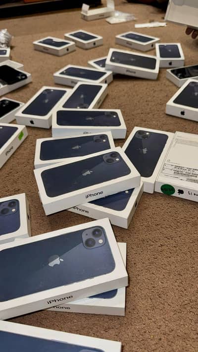 Apple iPhone 13