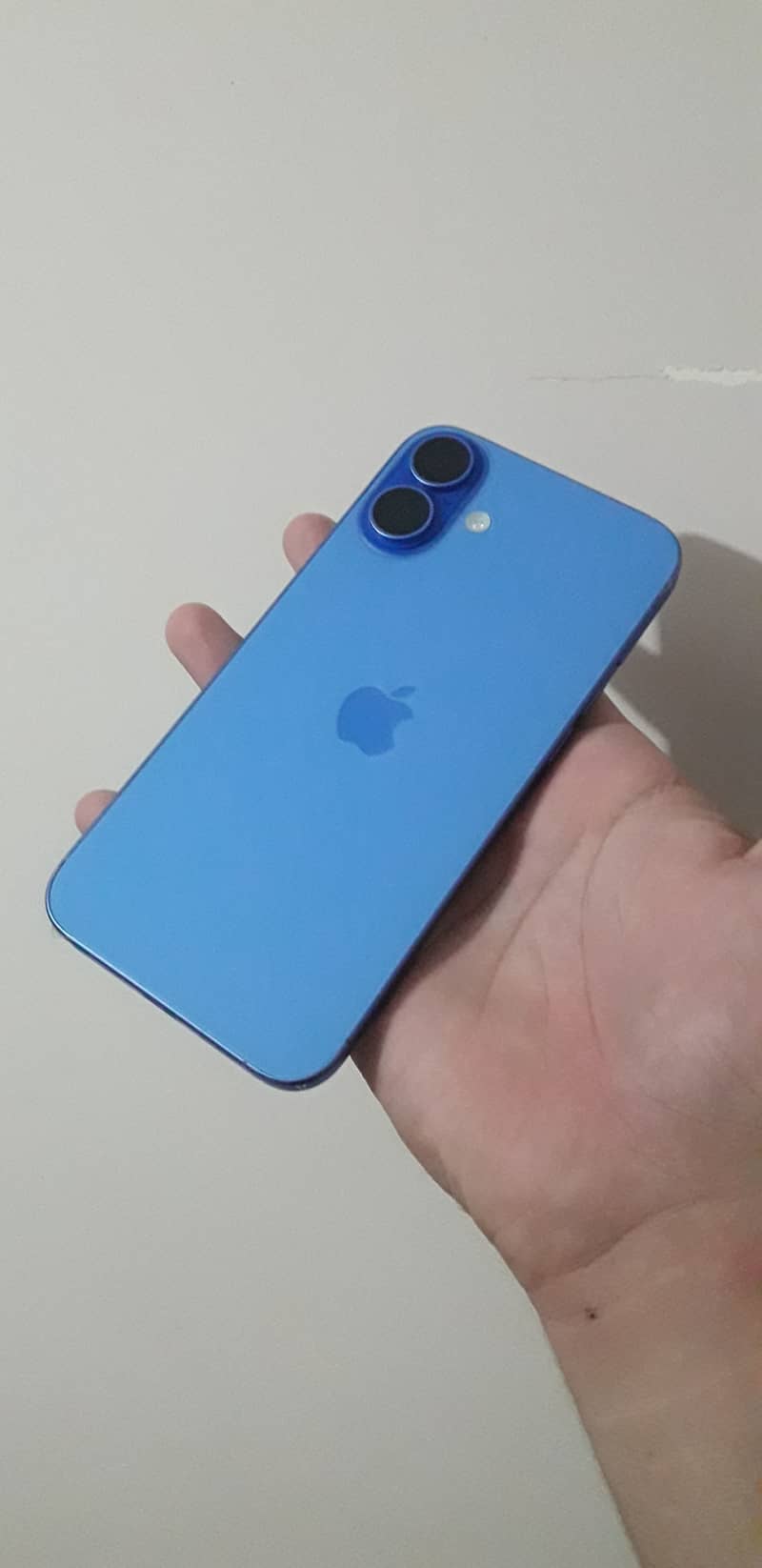 Apple iPhone 16 Plus 0