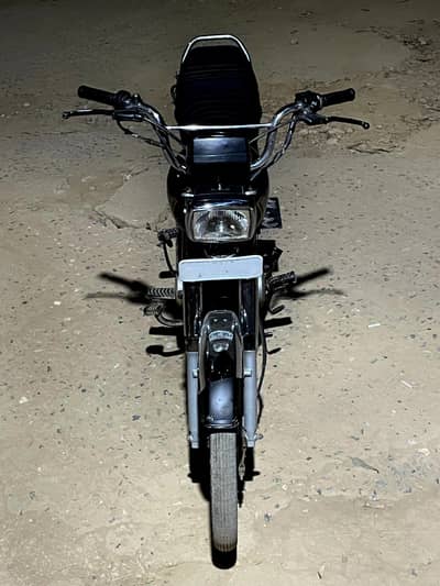 Honda CD 70 with all accessories and all genuine parts.