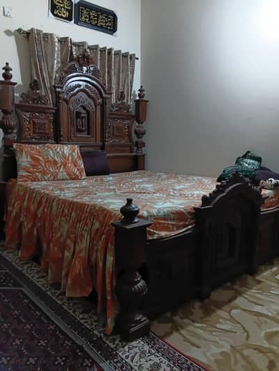 compelet sheesham bed room set , heavy wood royal hand craved design ,
