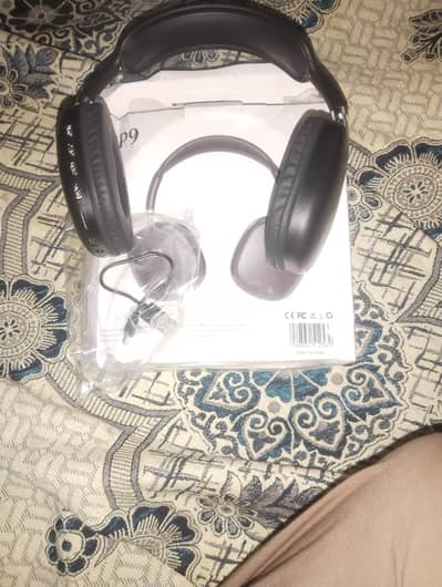 Headphone  for sal Condition 10 by 10 Bluetooth connect  03047334020