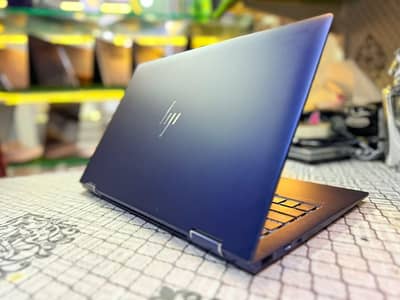 Hp Dragon Fly i5 8th gen 8/256