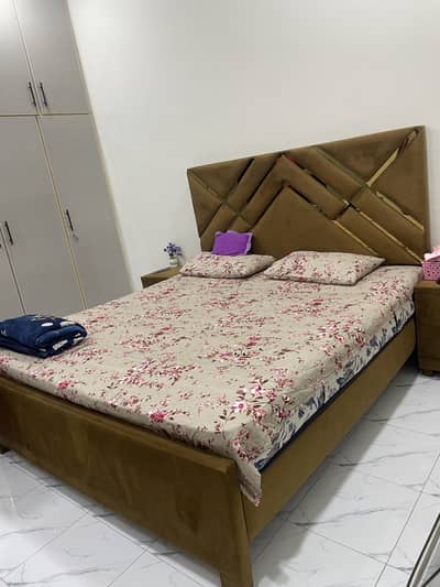 Bed set with dressing table