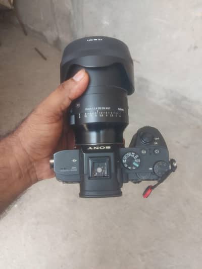 Sony  a7iii  with sigma 35mm 1.4 dg  dn
