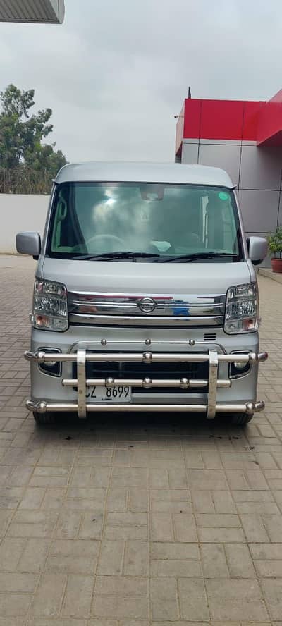 Every wagon PZ turbo Nissan logo