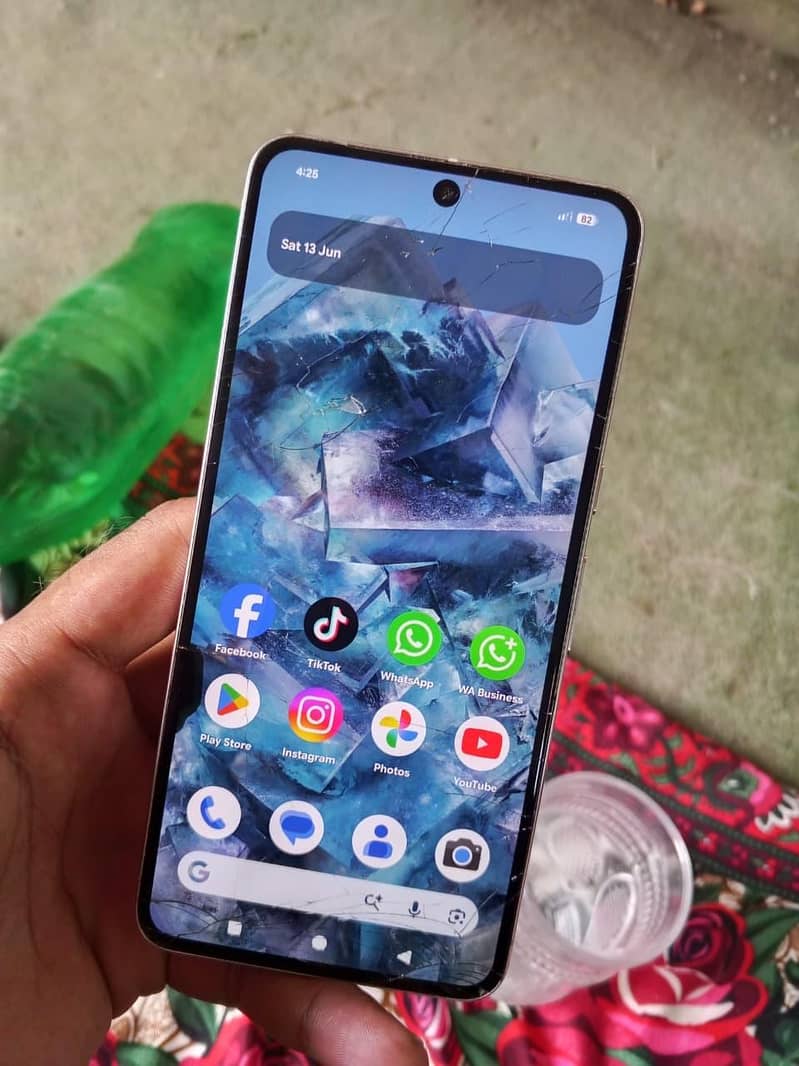 Google Pixel 8 Pro 12
