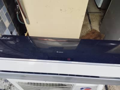 gree inverter AC brand new condition only 2months use 1ton original