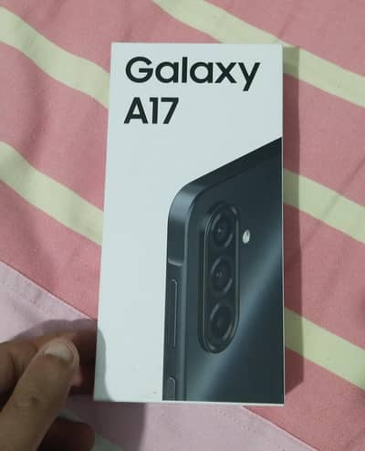 Samsung a17 (8/256) open box