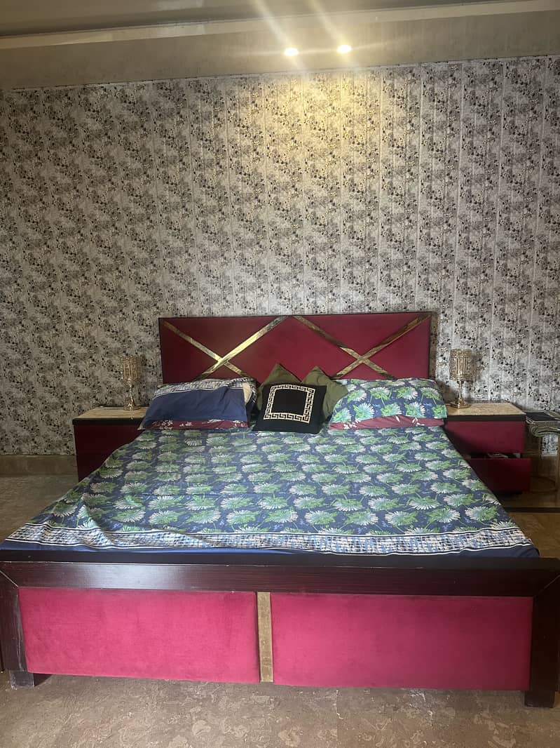 Bed Set and Dressing table 0