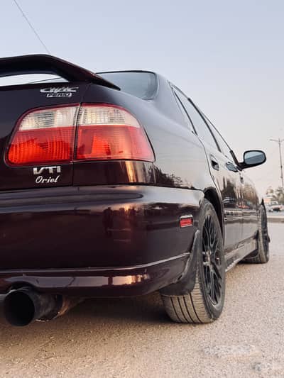 Honda Civic Oriel 2000