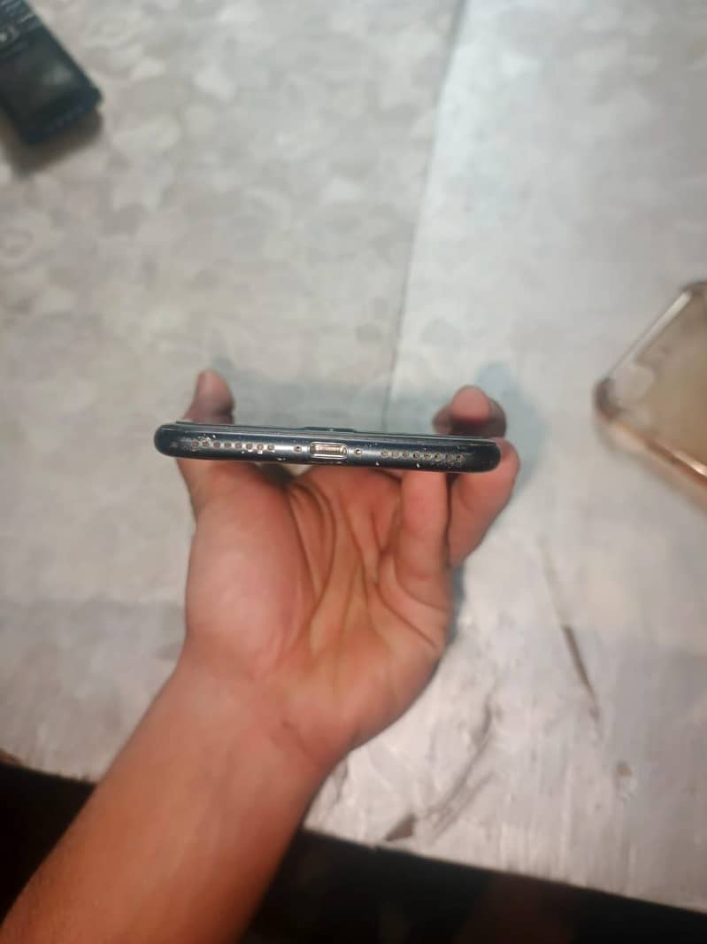Apple iPhone 7 Plus 1