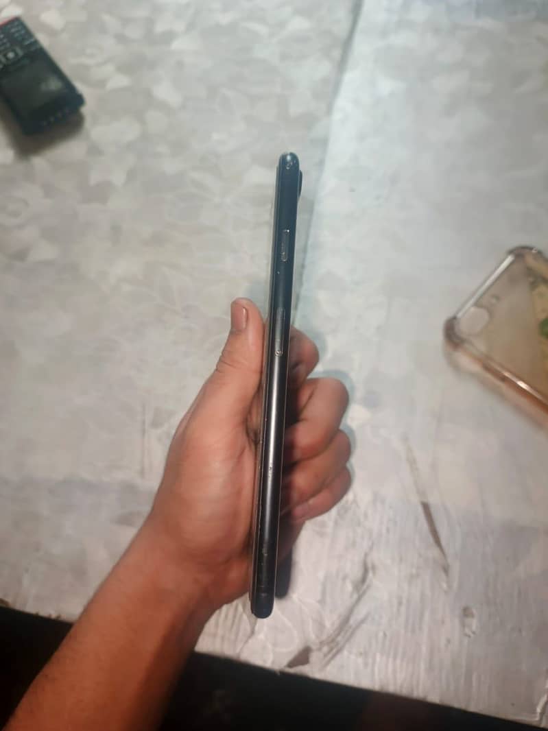 Apple iPhone 7 Plus 5