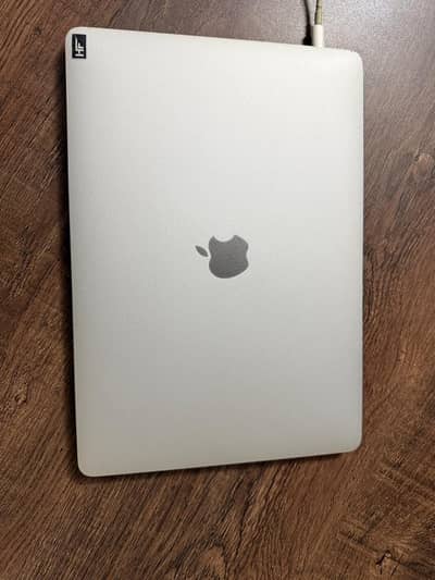 macbook Pro 2020 – 13" Touch Bar | Core i7 | 32GB RAM | 512GB SSD